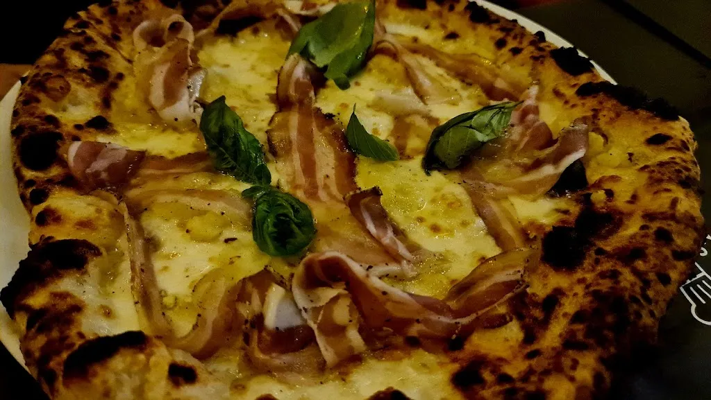 Nelli Margolit_Pizzeria e Hamburgeria – Non Solo Pane Casal Velino_Casal Velino_review