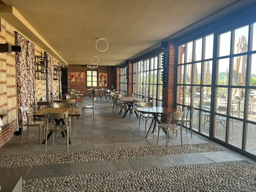 Cascina Faletta - Ristorante - B&B - Wine Tasting_Casale_slider_image_3