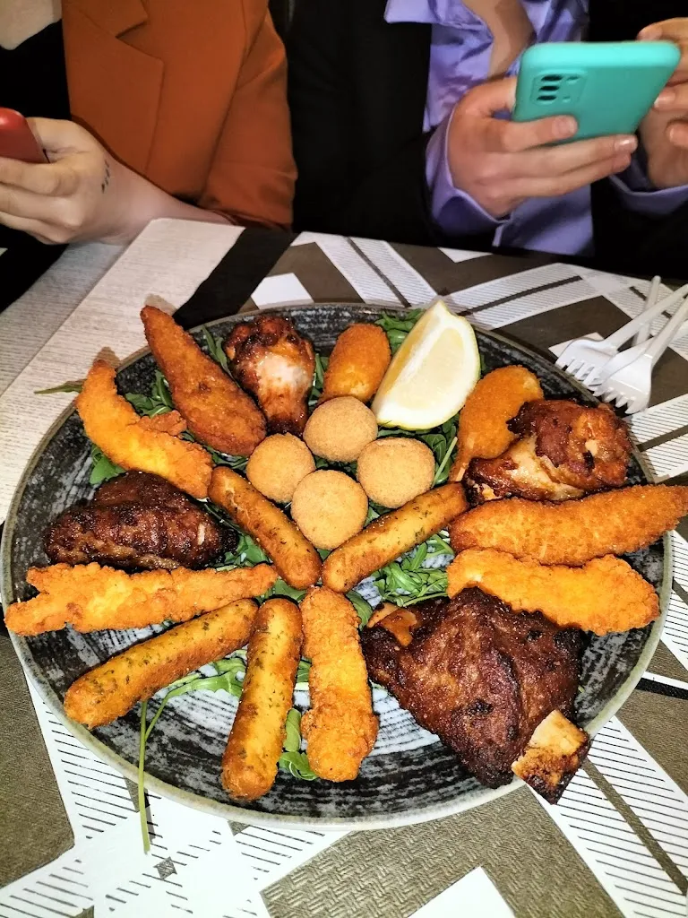 Laura Plùmari_Una voglia di .._Casalnuovo di Napoli_review