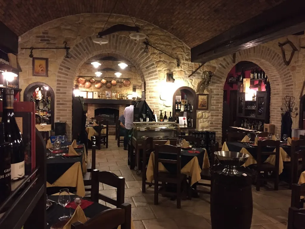 La Grotta Srl restaurant in Casalnuovo di Napoli