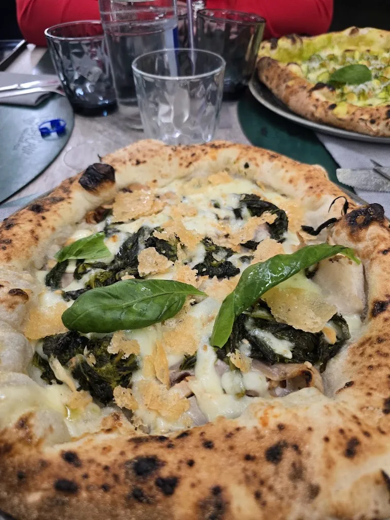 Lui The Wall_Luigi Gallo pizza e fritti d’élite_Casamarciano_review