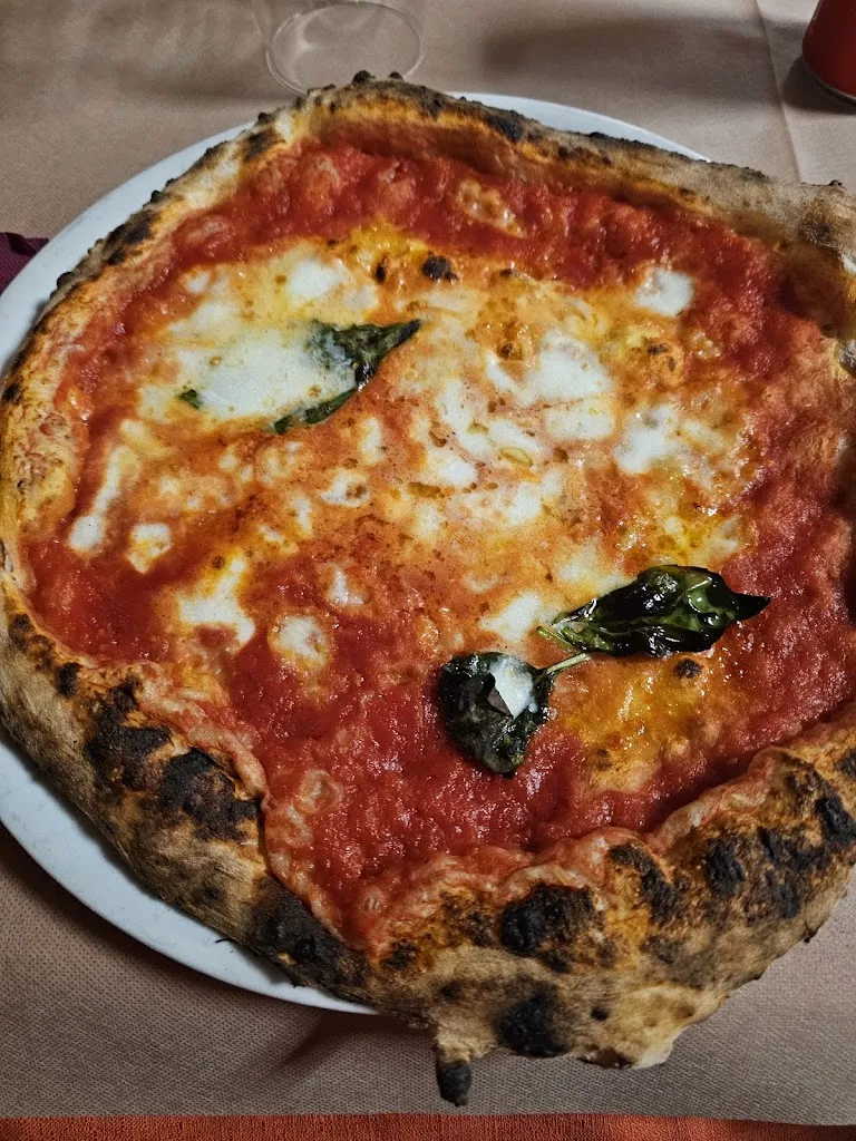 Ristorante Pizzeria LA TROTA_Introdacqua_slider_image_2