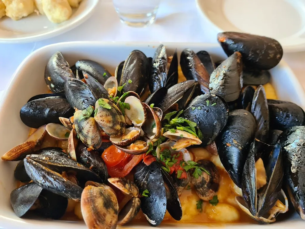 Ristorante Pizzeria LA TROTA_Introdacqua_slider_image_3