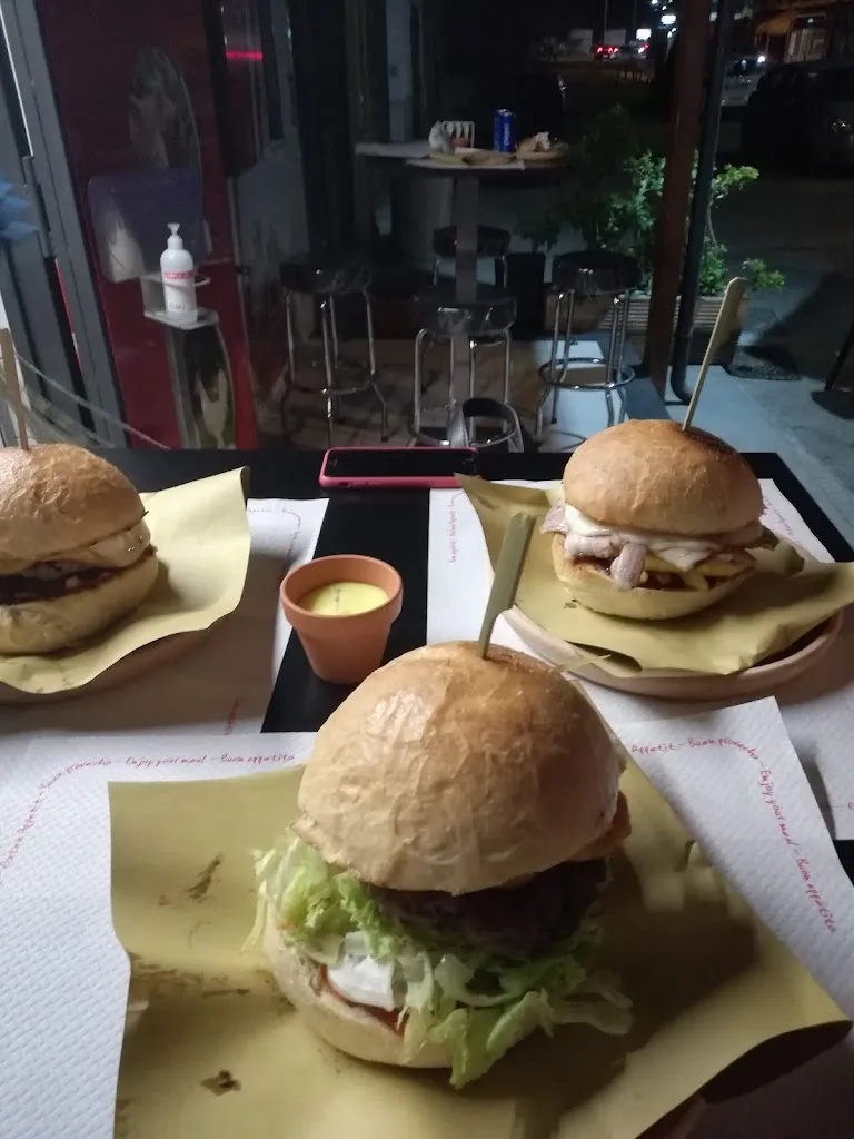Nazaro Damiano Di Fraia_Anselmi's burger_Casaluce_review