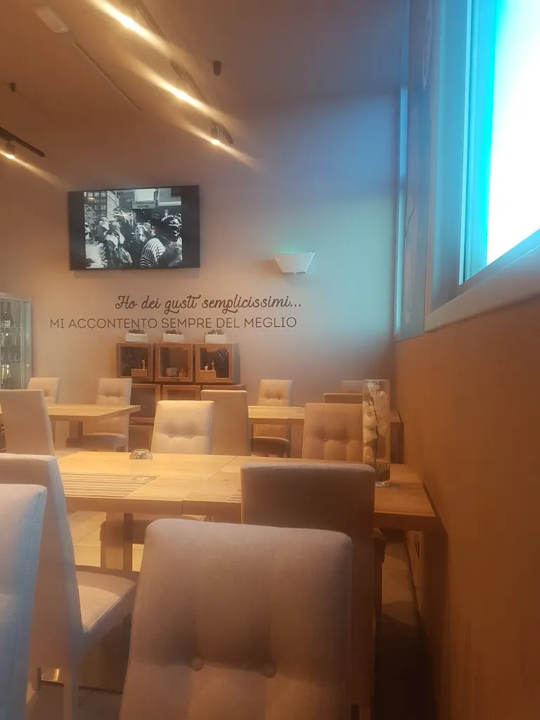 Christopher Evans_Vega Food - Cafè | Bistrot | Ristorante_Casaluce_review