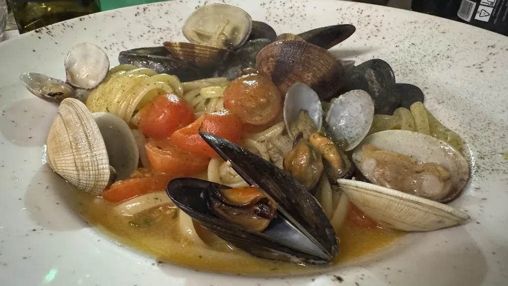 Rob H_Country House_Casaluce_review