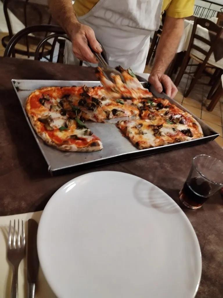 Esa Huttunen_Trattoria Pizzeria Il Vicoletto_Casola di Napoli_review