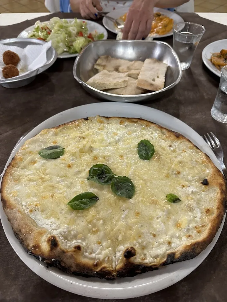 Tania_Trattoria Pizzeria Il Vicoletto_Casola di Napoli_review