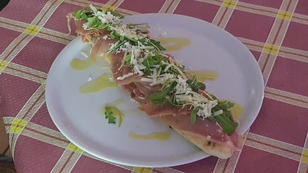 IRIS Pizzeria, Ristorante_Castel Baronia_slider_image_3