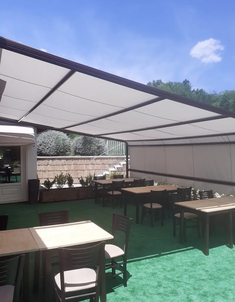 Da Enzo restaurant in Castel Baronia