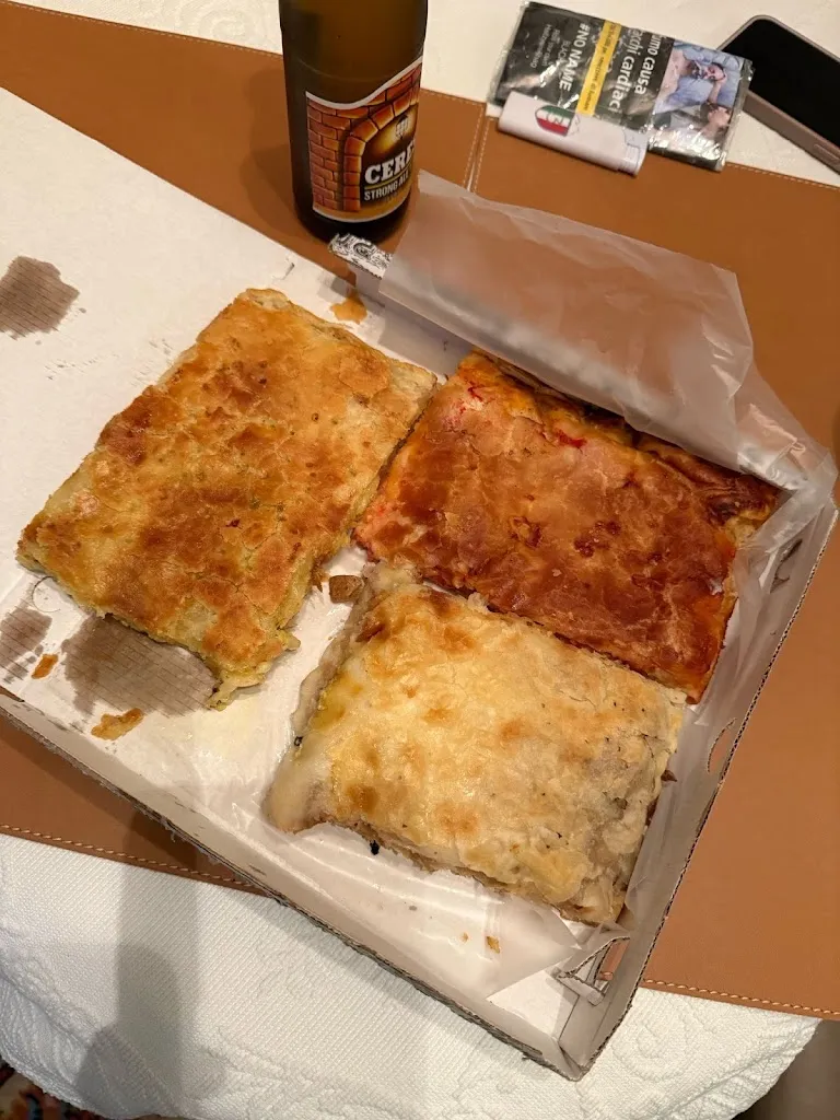 Pizzeria Lazzari Felici restaurant in Casavatore