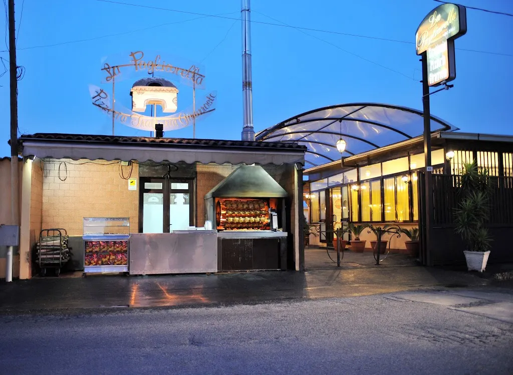 La Pagliarella Ristorante Pizzeria e Girarrosto restaurant in Casavatore