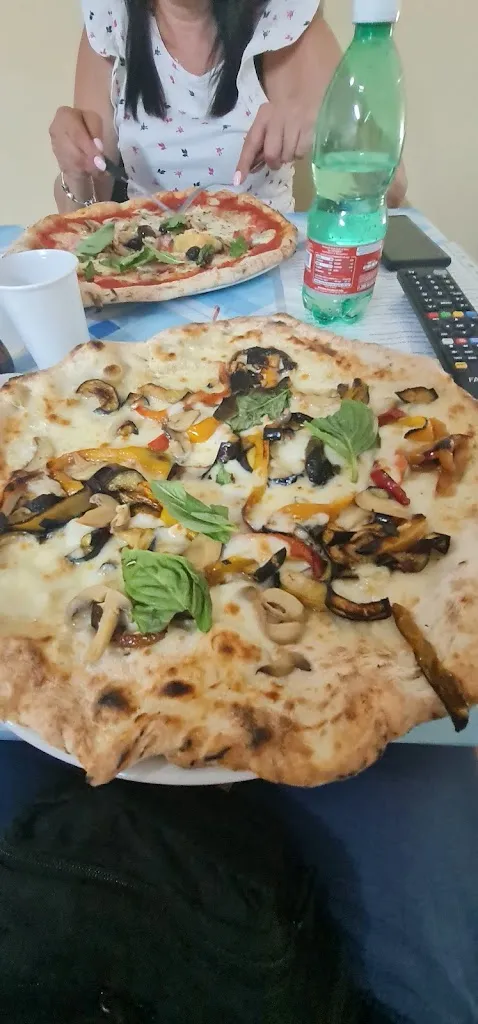 Tobia Ortodosso_Pizzeria friggitoria La vecchia Napoli di muto Gianluca_Casavatore_review