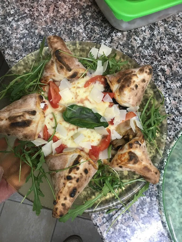 Il capriccio di pizza restaurant in Casavatore