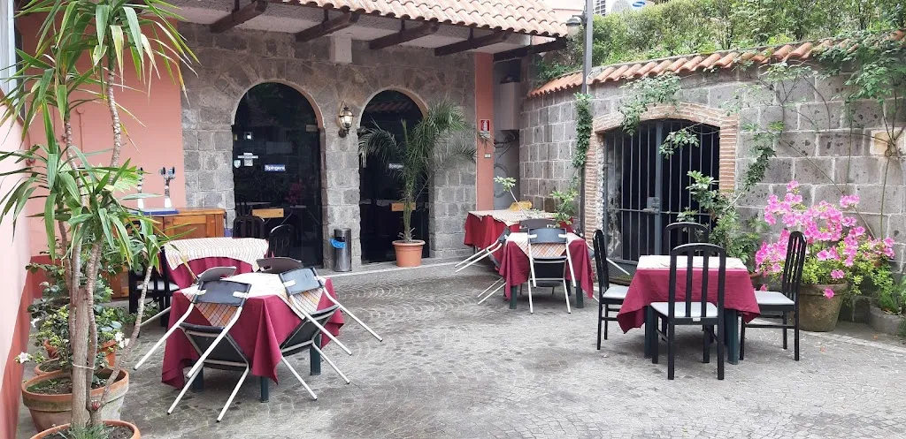 Ristorante Pizzeria L'Americana restaurant in Castel Morrone