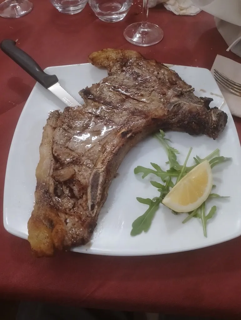 Ristorante Pizzeria L'Americana_Castel Morrone_slider_image_2