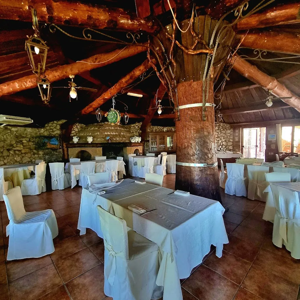Agriturismo AgriBernardo restaurant in Castel Morrone