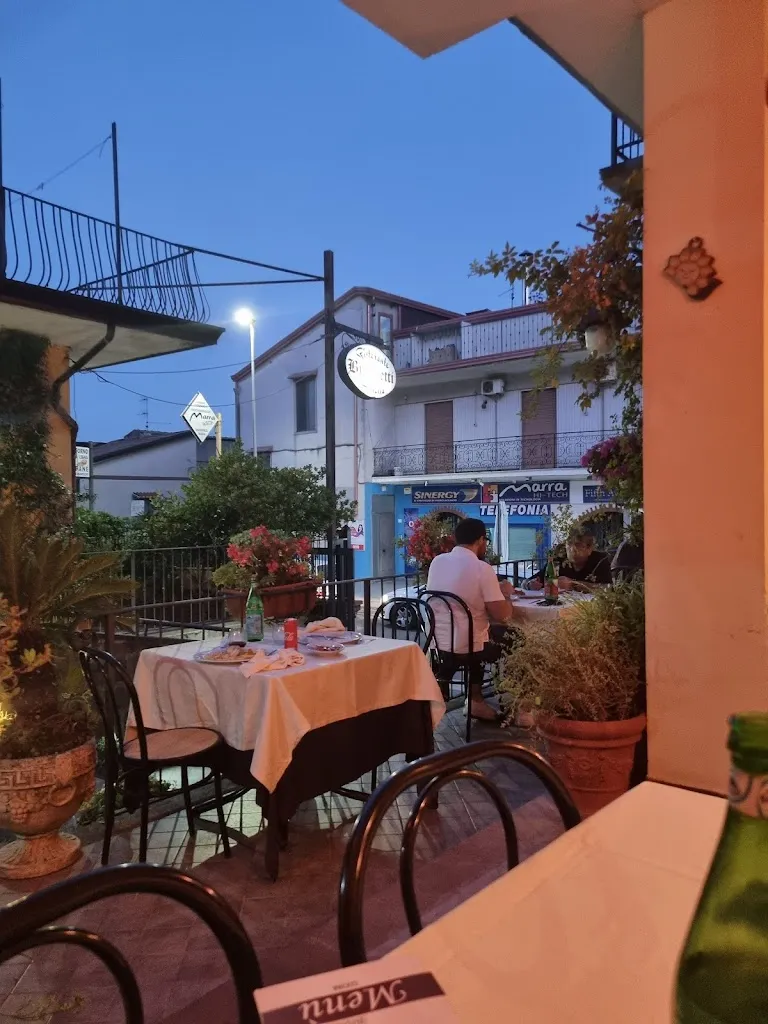 Ristorante Bronzetti restaurant in Castel Morrone