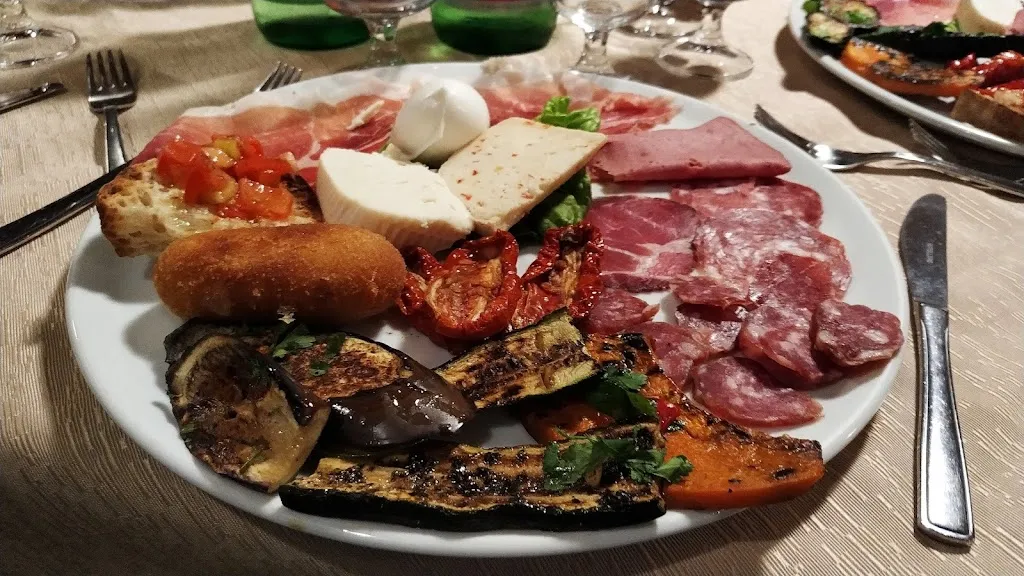 Osteria La Medieval_Castel Morrone_slider_image_2