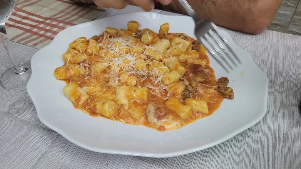 Catalina Balint_Trattoria Chichibio Caserta_Castel Morrone_review