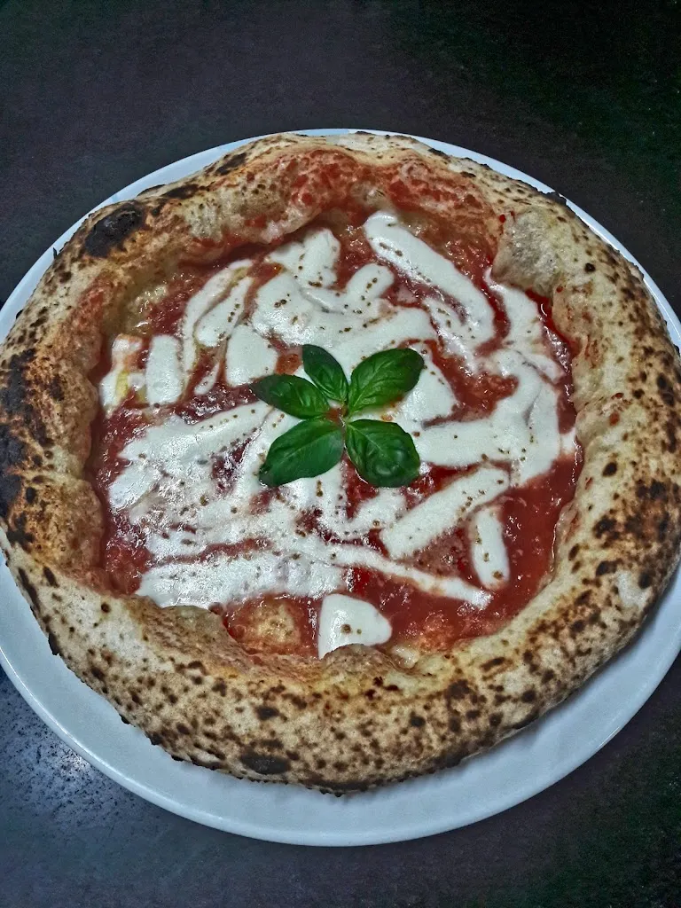 PIZZERIA PAPILLA Pluricampione del Mondo_Castel San Giorgio_slider_image_2