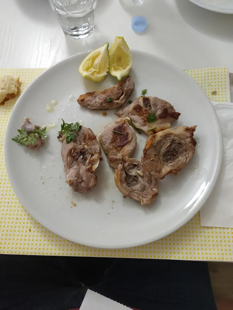 Pietro Iorio_Bar Massimo e le Favole di Pina_Castelfranco in Miscano_review