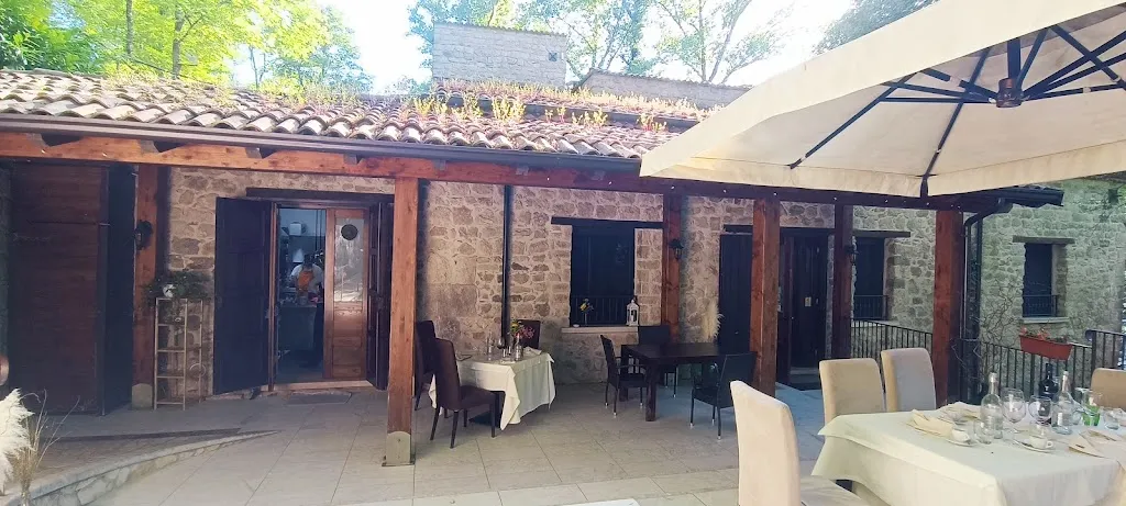 Il Vecchio Mulino 1834 restaurant in Castelfranci