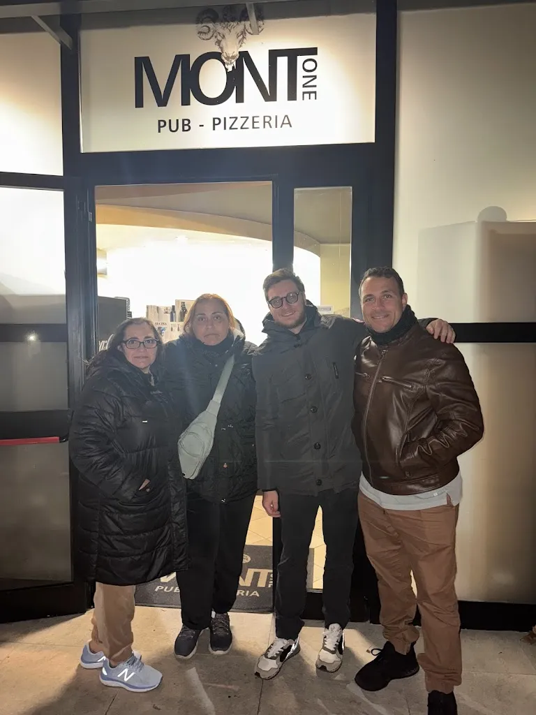 Carolina Di Rienzo Batista_Mont-one Pub-Pizzeria_Castello del Matese_review