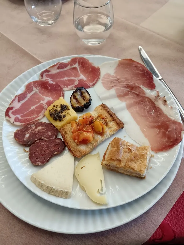 Ro Mulinar restaurant in Castelpagano