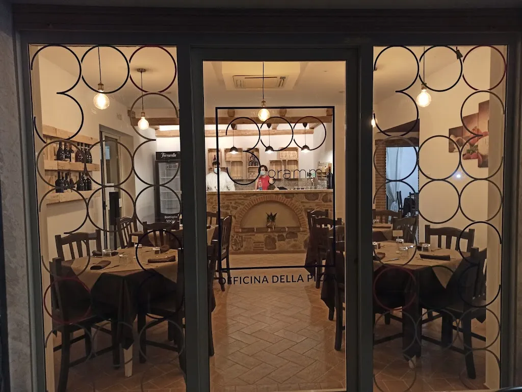 300 grammi - Officina della Pizza restaurant in Castelvenere