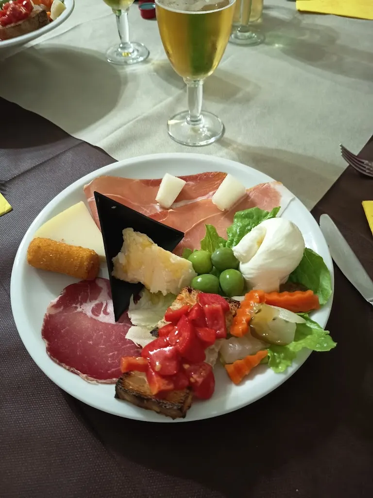 Bar Ristorante Pizzeria La vecchia scuola_Castelvetere in Val Fortore_slider_image_3