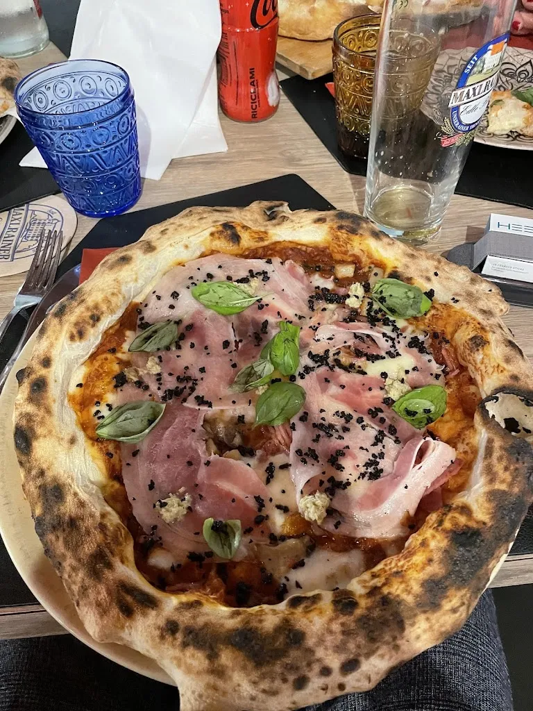 Philipp Gaertner_I Vesuviani_Castello di Cisterna_review