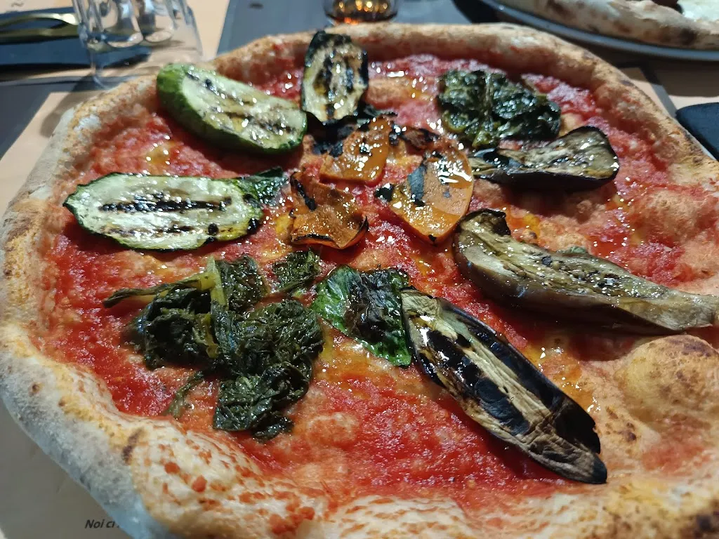 Salvatore E._Ristorante Pizzeria Angus_Castello di Cisterna_review