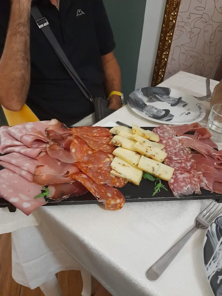 Menu_Totò e Peppino - trattoria Gourmet_Castello di Cisterna_image_2