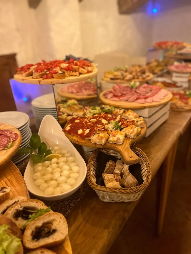 Masseria Castello_Castello di Cisterna_slider_image_3