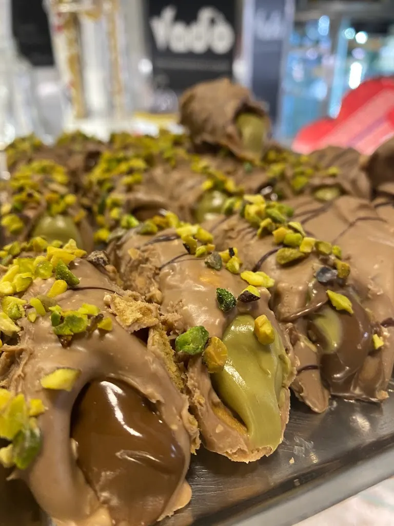 Vadò Cafè_Castello di Cisterna_slider_image_3