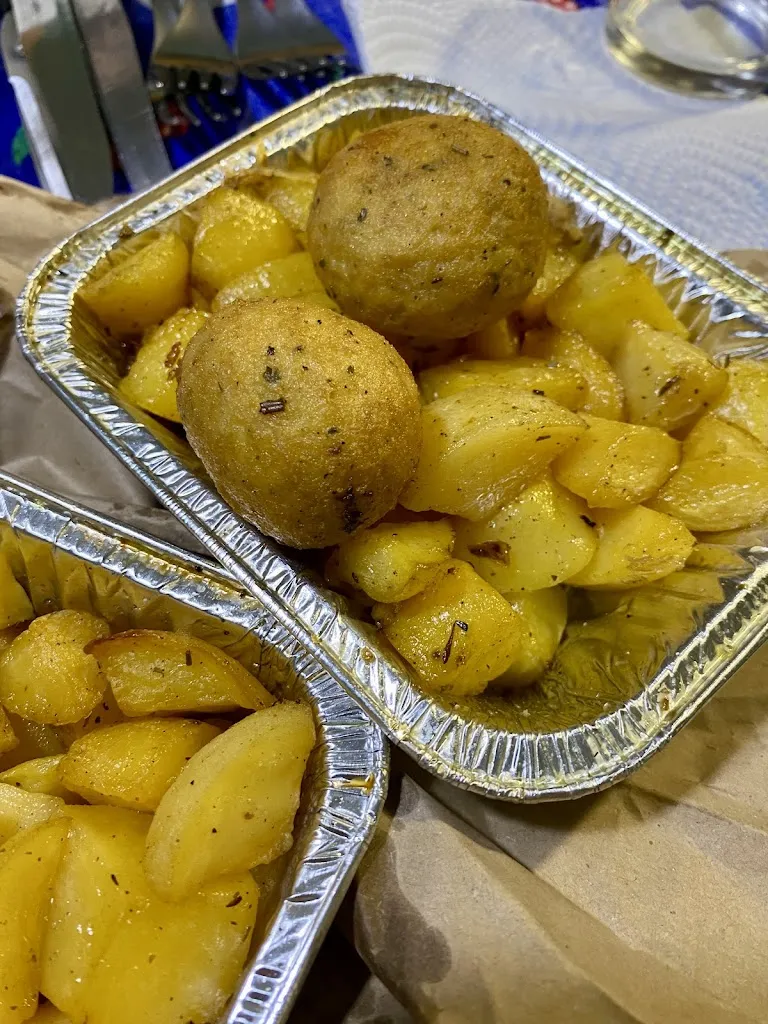 LO SPIEDO RE DEL POLLO - Girarrosto_Castello di Cisterna_slider_image_2