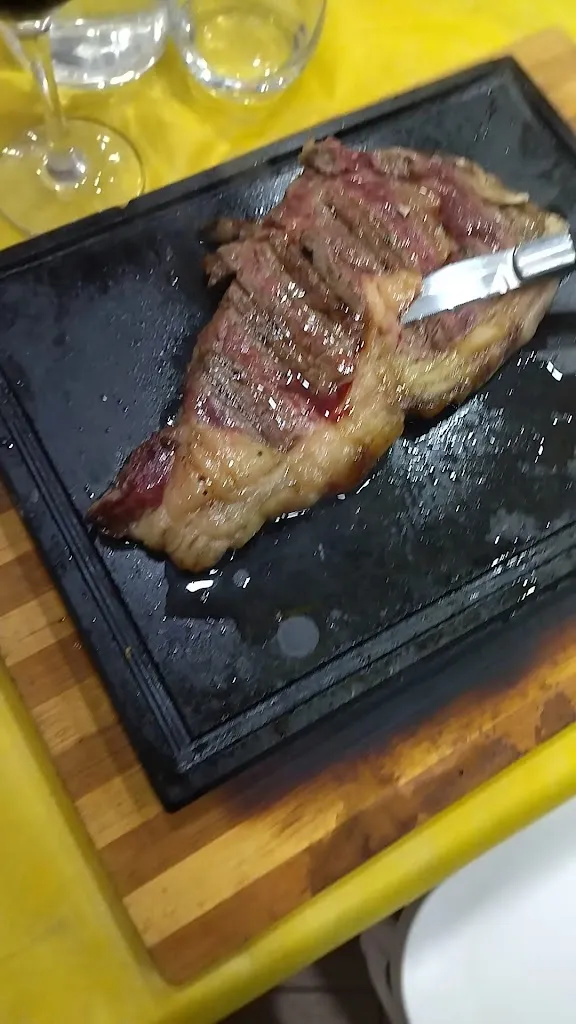 Macelleria Hamburgheria Braceria Il Regno dei Sapori_Castello di Cisterna_slider_image_2