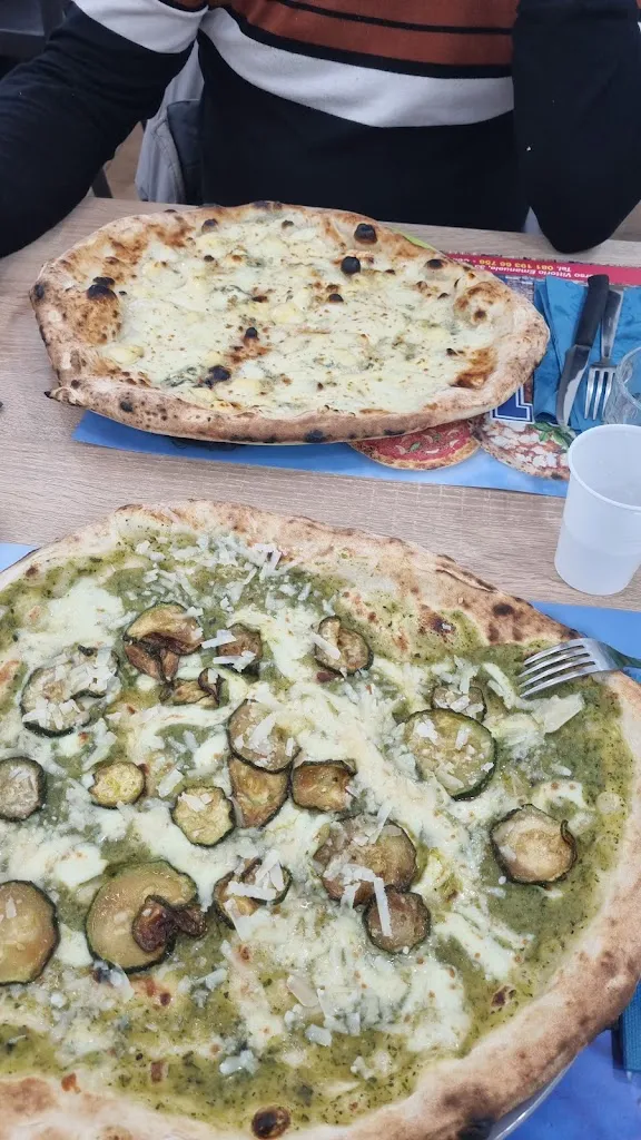 D10S della pizza restaurant in Castello di Cisterna