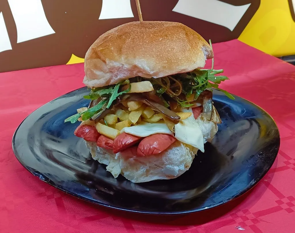 Paninoteca Mr.Peppe restaurant in Castello di Cisterna