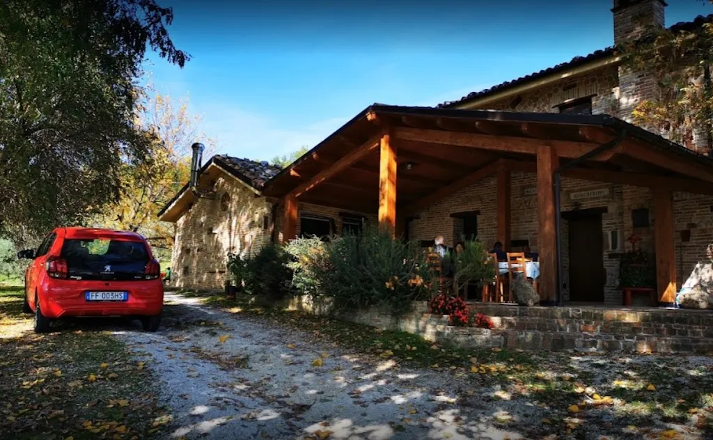 Agriturismo "Fattoria Boscherini" restaurant in Isola del Gran Sasso d'Italia