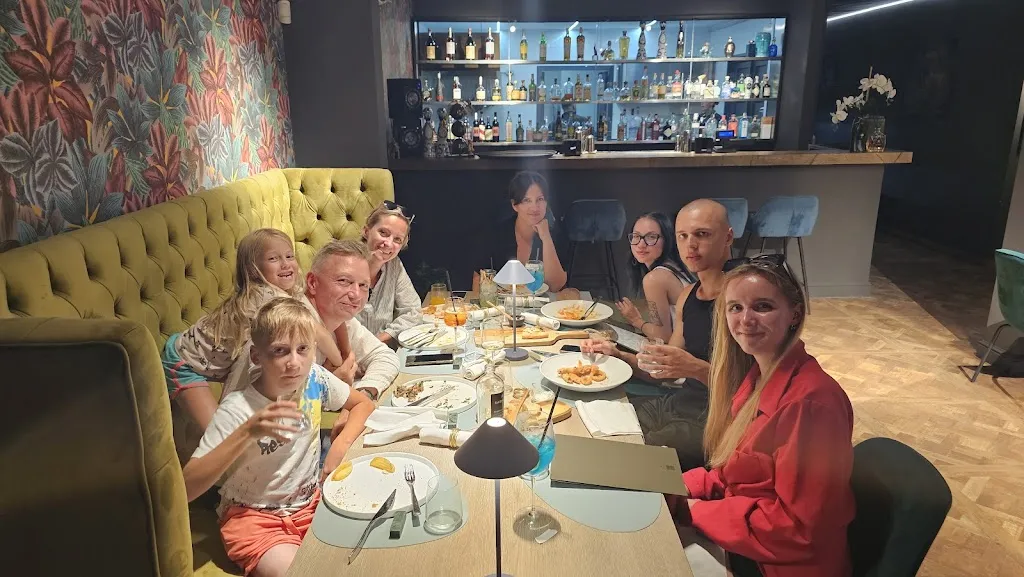 Jarosław Regmunt_Mundo Club Restaurant_Castel Volturno_review