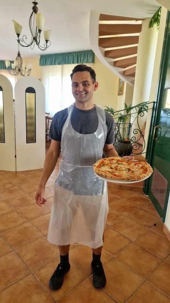 Clarence Evans_Ristorante La Capricciosa Villa De Robbio_Castel Volturno_recensione