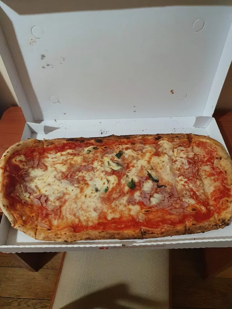 Menu_Black & White da Dario_Castel Volturno_image_3