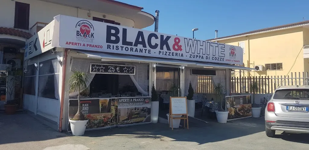 Black & White da Dario_Castel Volturno_slider_image_1