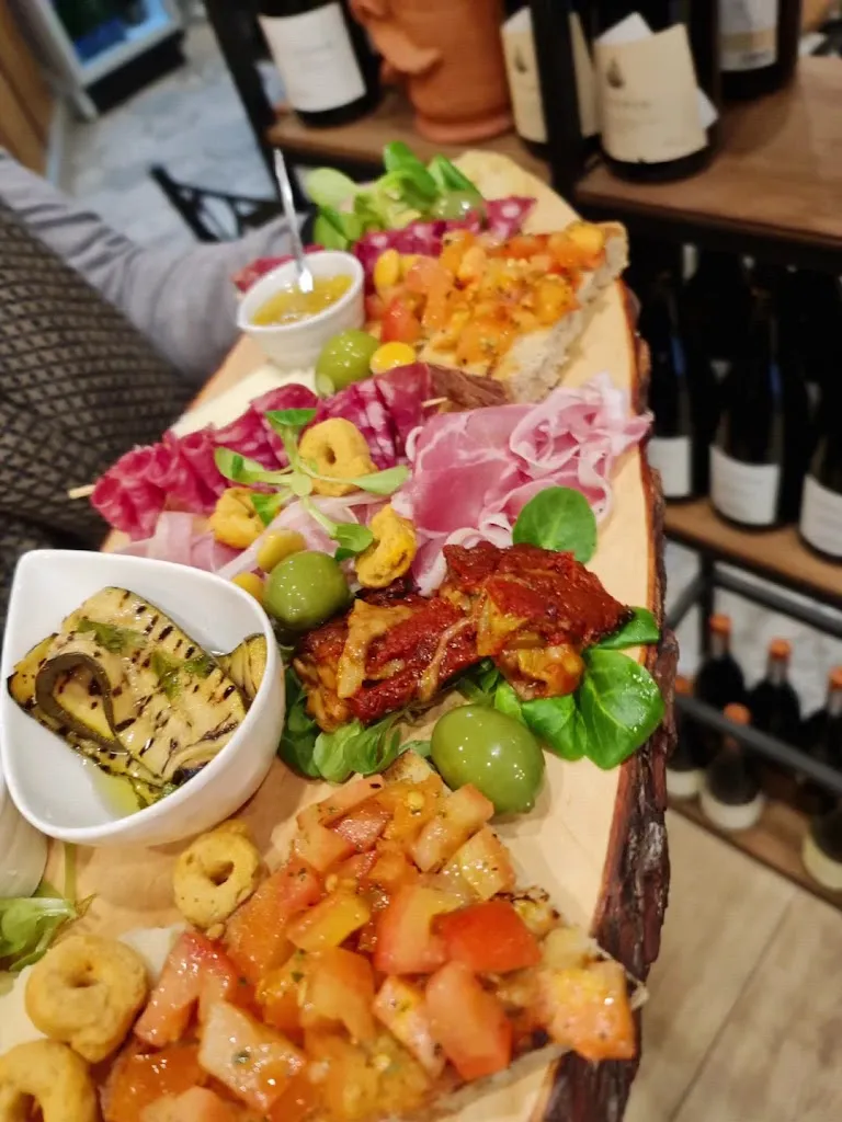 Ostinati Wine & Food_Castel Volturno_slider_image_2