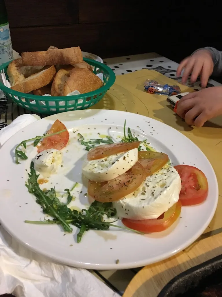 Jazmin Smith_Bambusa Pub LTD_Castel Volturno_review