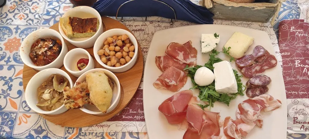 Cherry's pub_Ceraso_slider_image_2