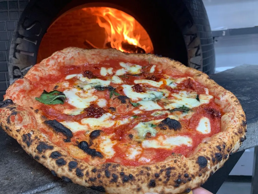 Pizza&Restaurant La Sophie_Cellole_slider_image_2