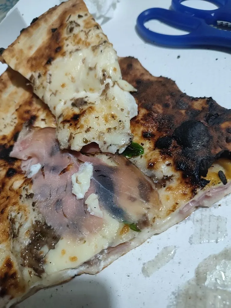 Pizza&Restaurant La Sophie_Cellole_slider_image_3